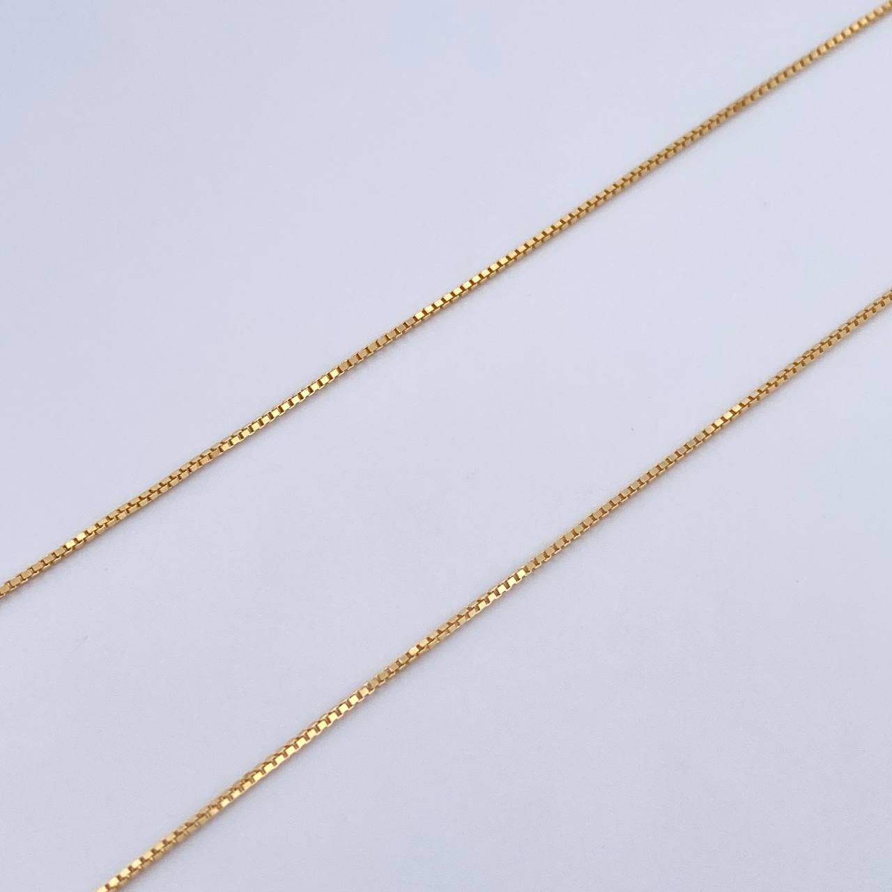 Set Cadena Veneciana 1.8gr / 45cm / 0.5mm + Dije Grano Café 0.35gr / 1.4cm Troquelado Oro Amarillo 18K (Oferta) &