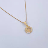 Set Cadena Veneciana 2gr / 61.7cm / 0.5mm + Dije Corona RX 0.75gr / 1.6cm Circones Blancos Oro Amarillo 18K (Oferta) &