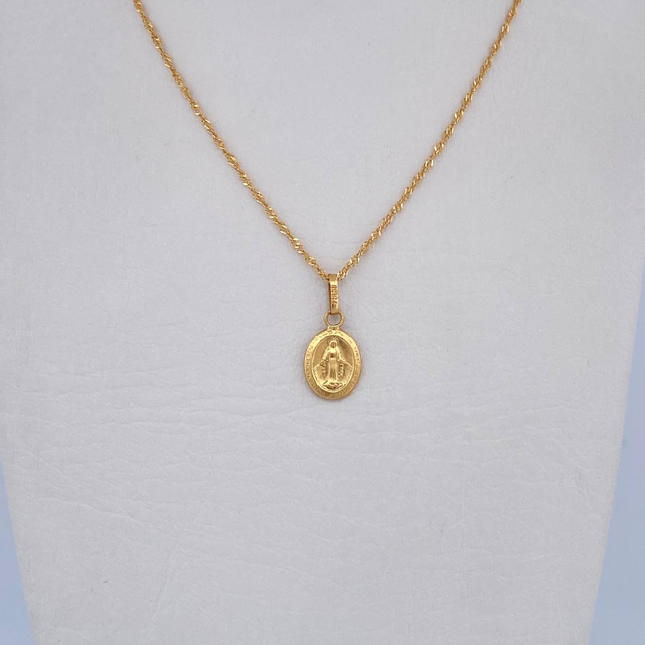 Set Cadena Singapur 1.25gr / 45cm / 0.9mm + Dije Virgen Milagrosa 0.45gr / 1.8cm Liso Oro Amarillo 18K (Oferta) &