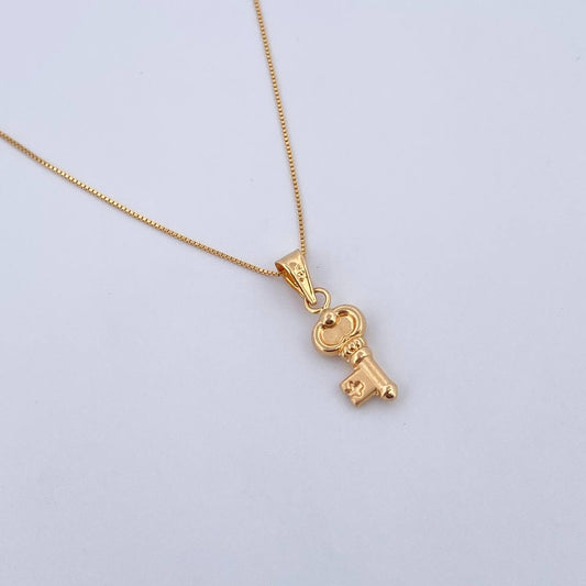 Set Cadena Veneciana 1.1gr / 45cm / 0.5mm + Dije Llave 0.5gr / 2cm Troquelado Oro Amarillo 18K (Oferta) &