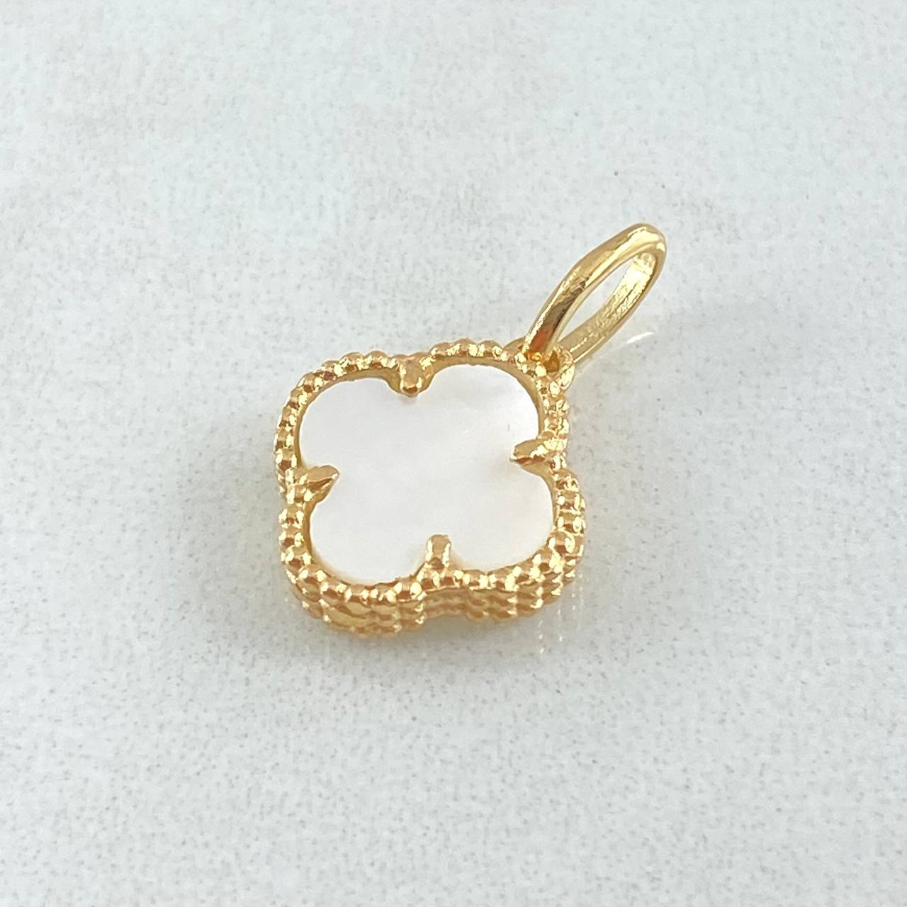 Dije Trebol Blanco 1.8gr / 1.9cm / Oro Amarillo Nac.Esp. 18K