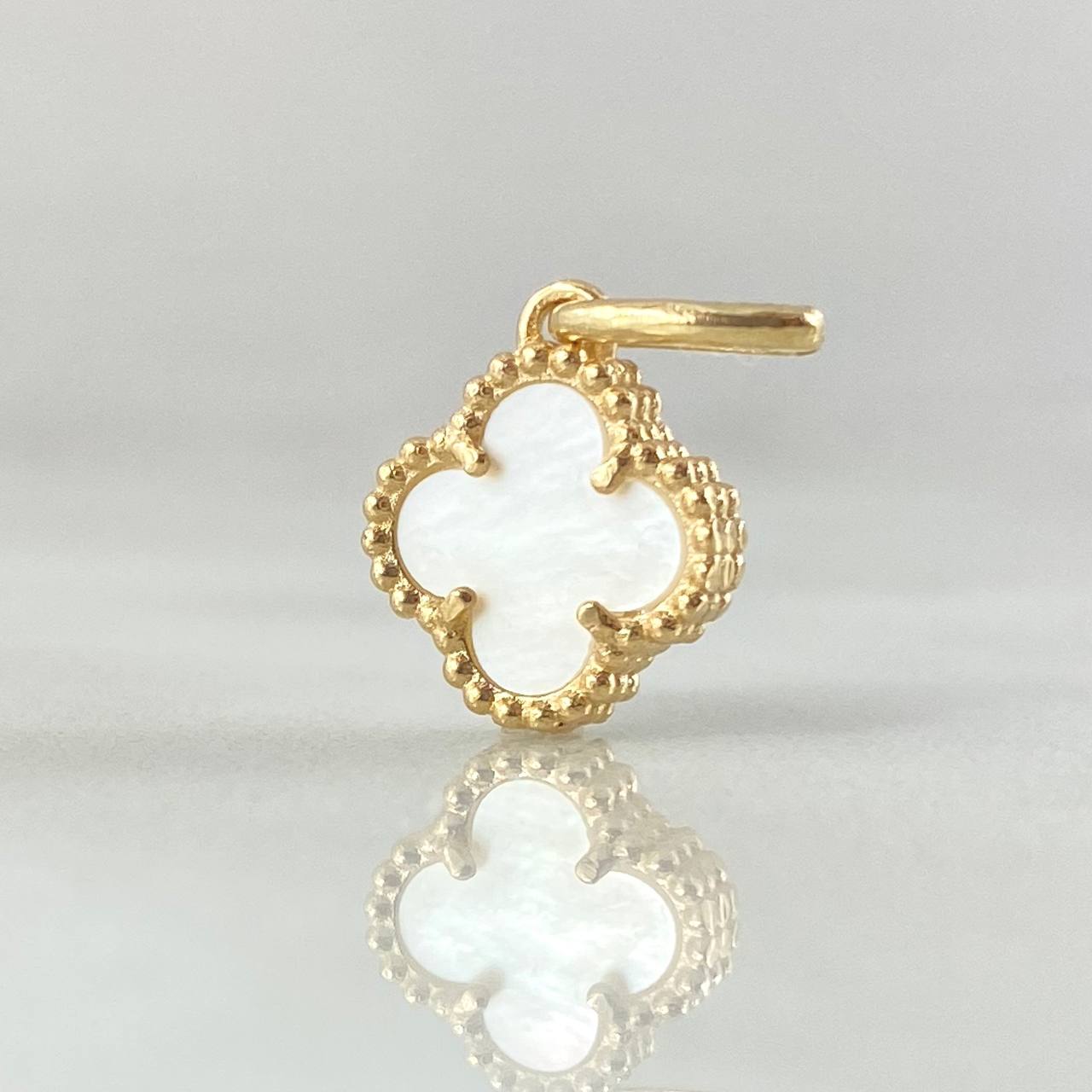 Dije Trebol 0.95gr / 1.5cm / Oro Nac.Esp 18K ©