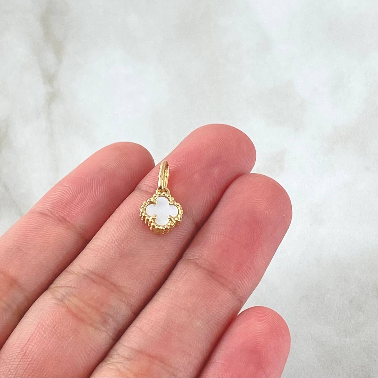 Dije Trebol 0.95gr / 1.5cm / Nac.Esp. Oro 18K