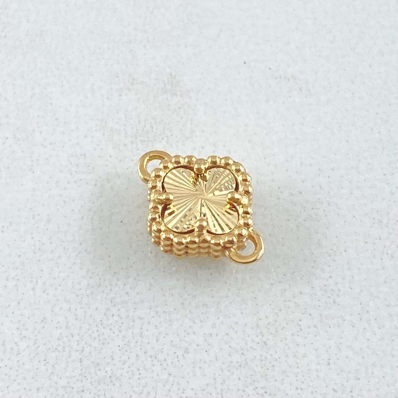 Herraje Trebol 0.9gr / 1.1cm / Nac.Esp Oro 18K ©
