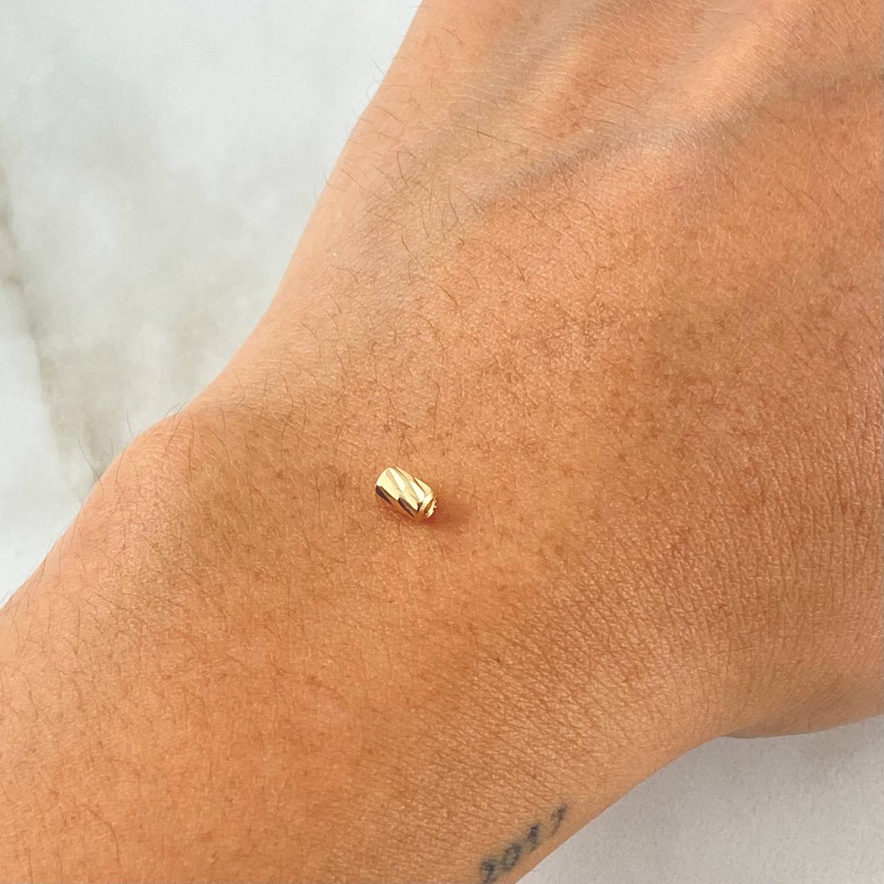Herraje Cilindro Diamantado 0.1gr / Oro 18K ©