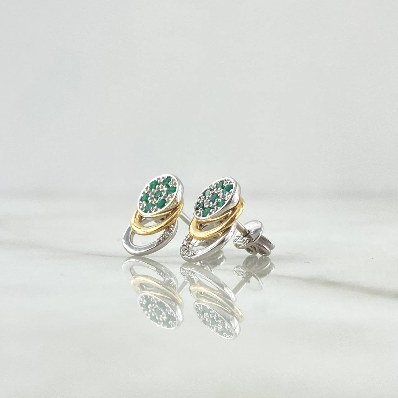 Topos Tres Aros Sello Flor 3.25gr / 1.3cm / Esmeraldas 22pts Diamantes 7pts Dos Oros Amarillo Blanco 18K (Joya) ©