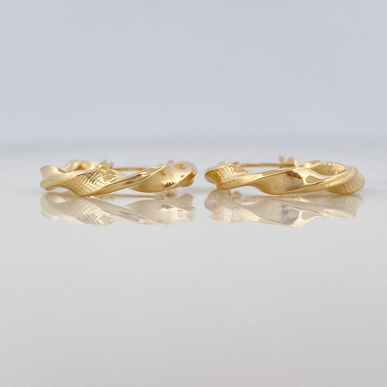 Candongas Entorchadas Tornillo 1.9 g / 2.3 cm Oro Amarillo 18K