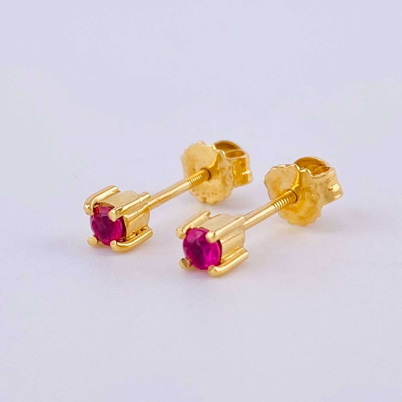 Topos Cuatro Garras Rubies 20Pts 1.05 g / 3 mm Oro Amarillo 18K