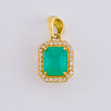 Dije Marco Cuadrado Tridimensional Esmeralda 2,54 Qts 20Pts 3.5 g / 2.1 cm Oro Amarillo 18K