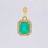 Dije Marco Cuadrado Tridimensional Esmeralda 2,54 Qts 20Pts 3.5 g / 2.1 cm Oro Amarillo 18K