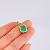 Dije Marco Cuadrado Tridimensional Esmeralda 2,54 Qts 20Pts 3.5 g / 2.1 cm Oro Amarillo 18K
