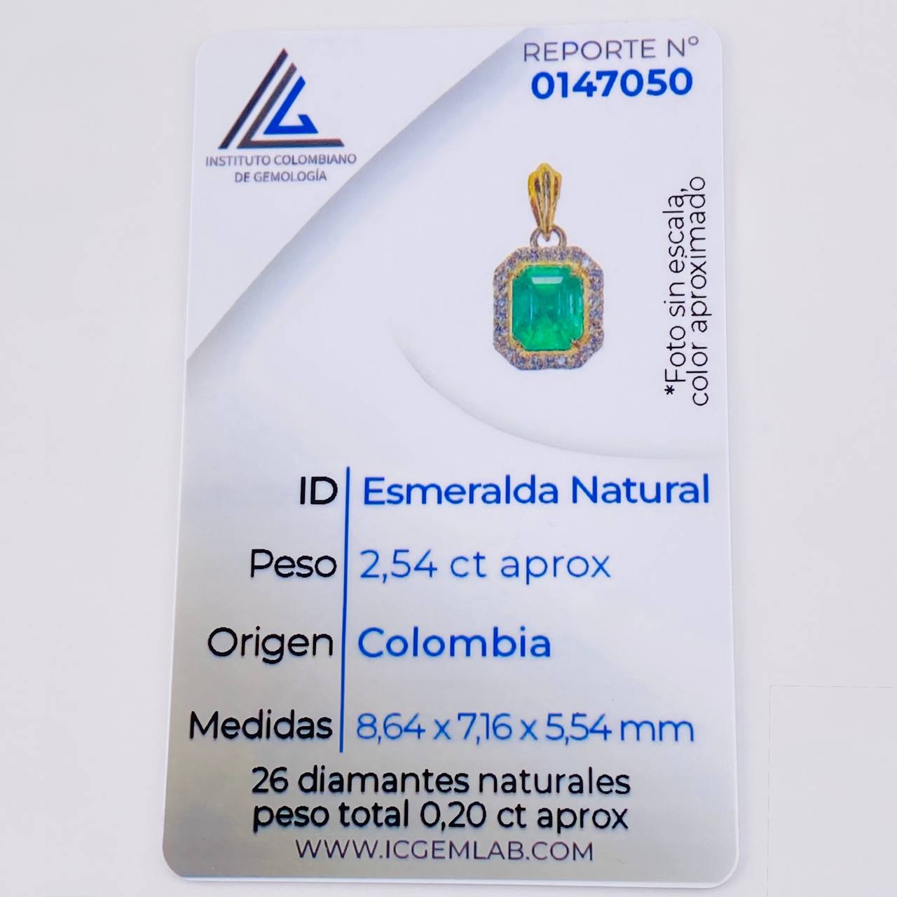 Dije Marco Cuadrado Tridimensional Esmeralda 2,54 Qts 20Pts 3.5 g / 2.1 cm Oro Amarillo 18K