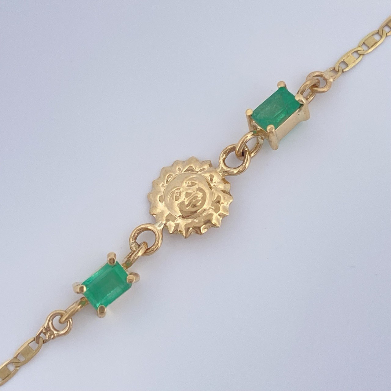 Pulso Escalera Plana Sol Esmeralda 1.35gr / 18cm / Oro Amarillo 18K %