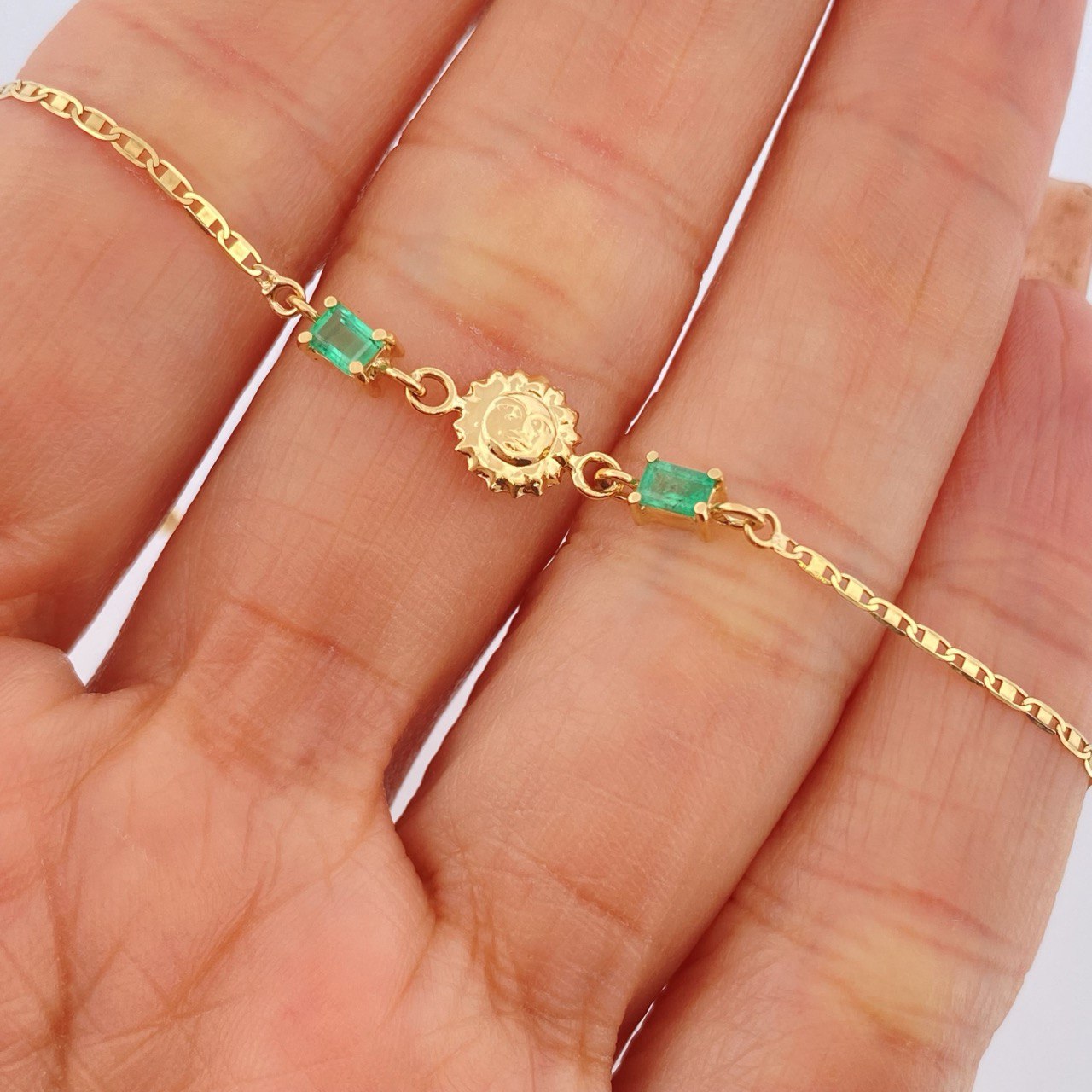 Pulso Escalera Plana Sol Esmeralda 1.35gr / 18cm / Oro Amarillo 18K %