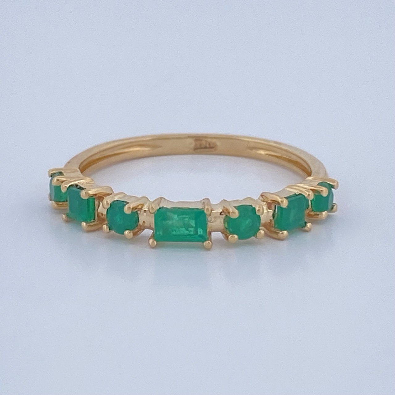 Anillo Churumbela Figuras Esmeralda 2gr / T6 3/4 / Oro Amarillo 18K %