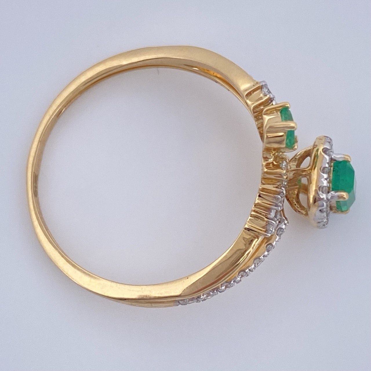 Anillo Encanto Esmeralda 2.85gr / T6 1/2 / Dos Oros Amarillo Blanco 18K %