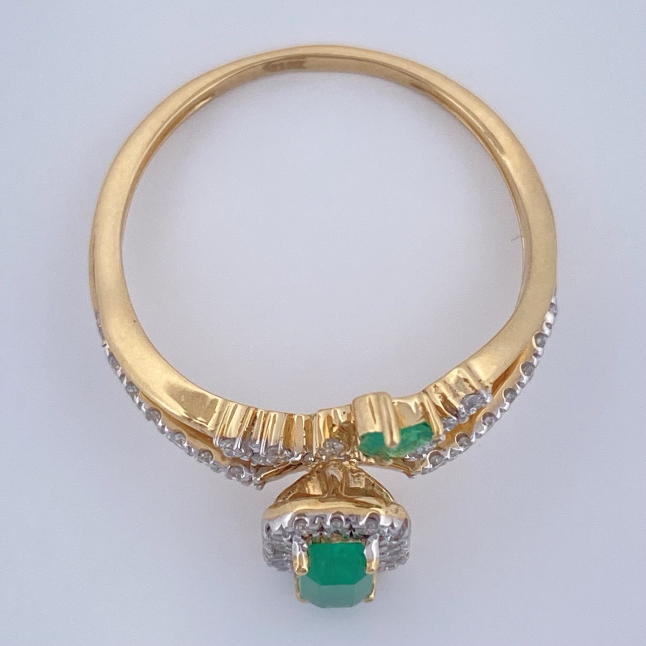 Anillo Encanto Esmeralda 2.85gr / T6 1/2 / Dos Oros Amarillo Blanco 18K %