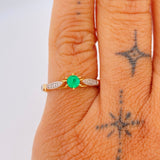 Anillo Solitario Nudos Esmeralda 2.05gr / T5 1/2 / Dos Oros Amarillo Blanco 18K %