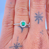 Anillo Solitario Circulo Esmeralda 2gr / T6 1/4 / Dos Oros Amarillo Blanco 18K %