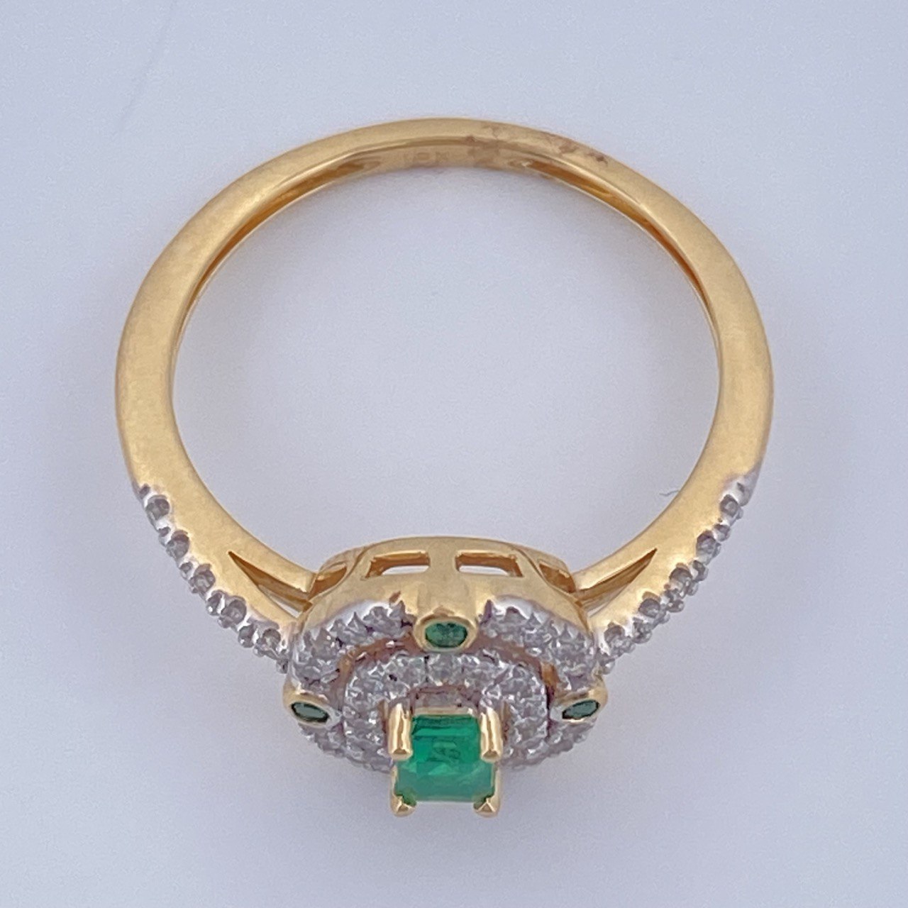 Anillo Escencia Esmeralda 2.75gr / T6 / Dos Oros Amarillo Blanco 18K %