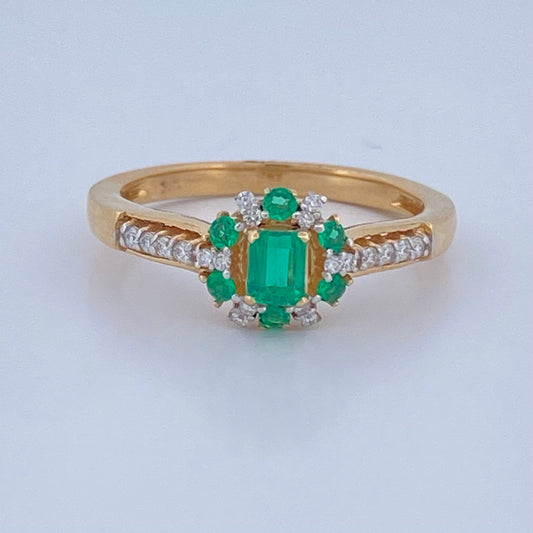 Anillo Halo Churumbela Esmeralda 3.05gr / T7 1/4 / Dos Oros Amarillo Blanco 18K %