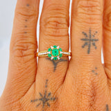 Anillo Halo Churumbela Esmeralda 3.05gr / T7 1/4 / Dos Oros Amarillo Blanco 18K %