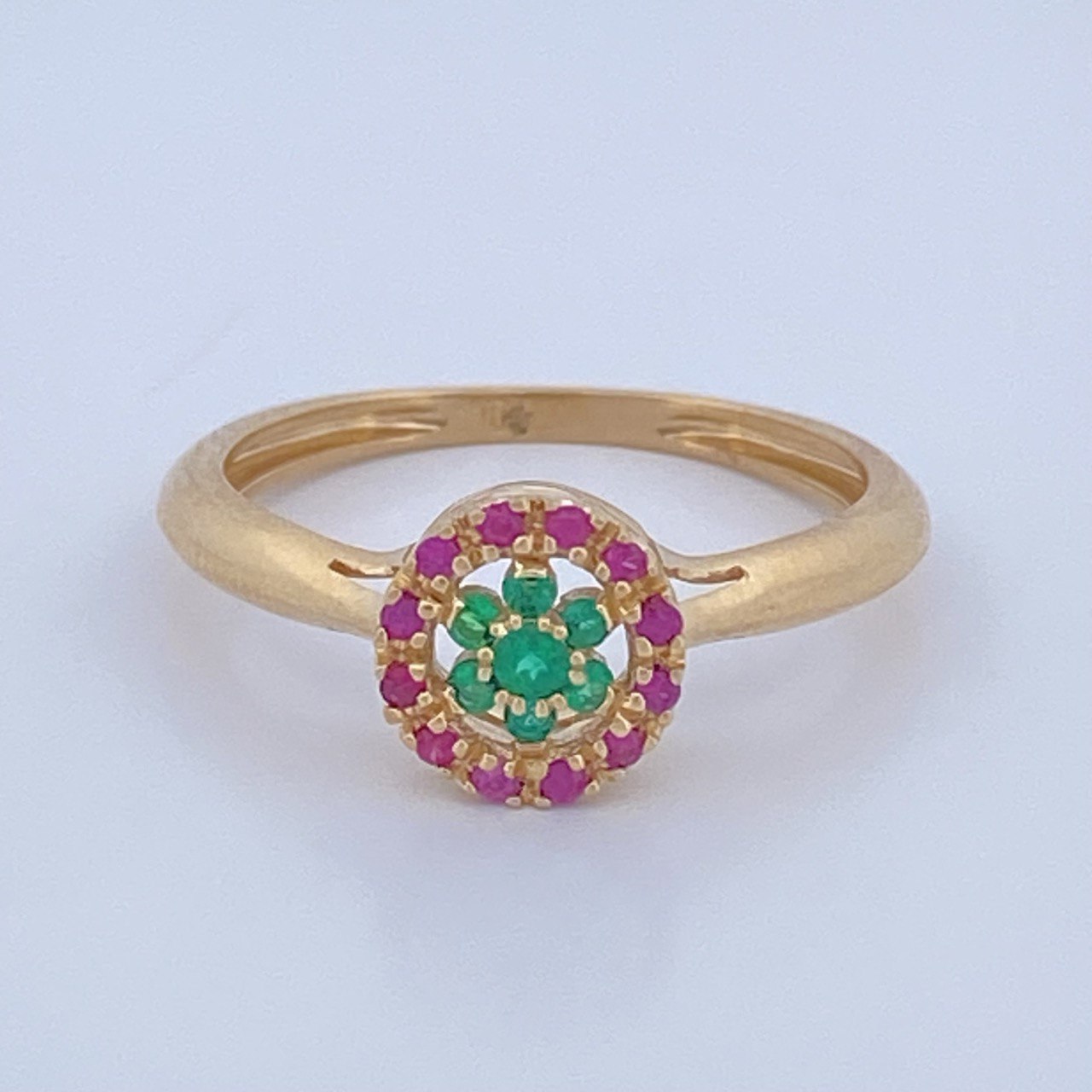 Anillo Flor Sello Esmeralda 2.45gr / T6 1/2 / Oro Amarillo 18K %
