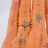 Anillo Flor Sello Esmeralda 2.45gr / T6 1/2 / Oro Amarillo 18K %