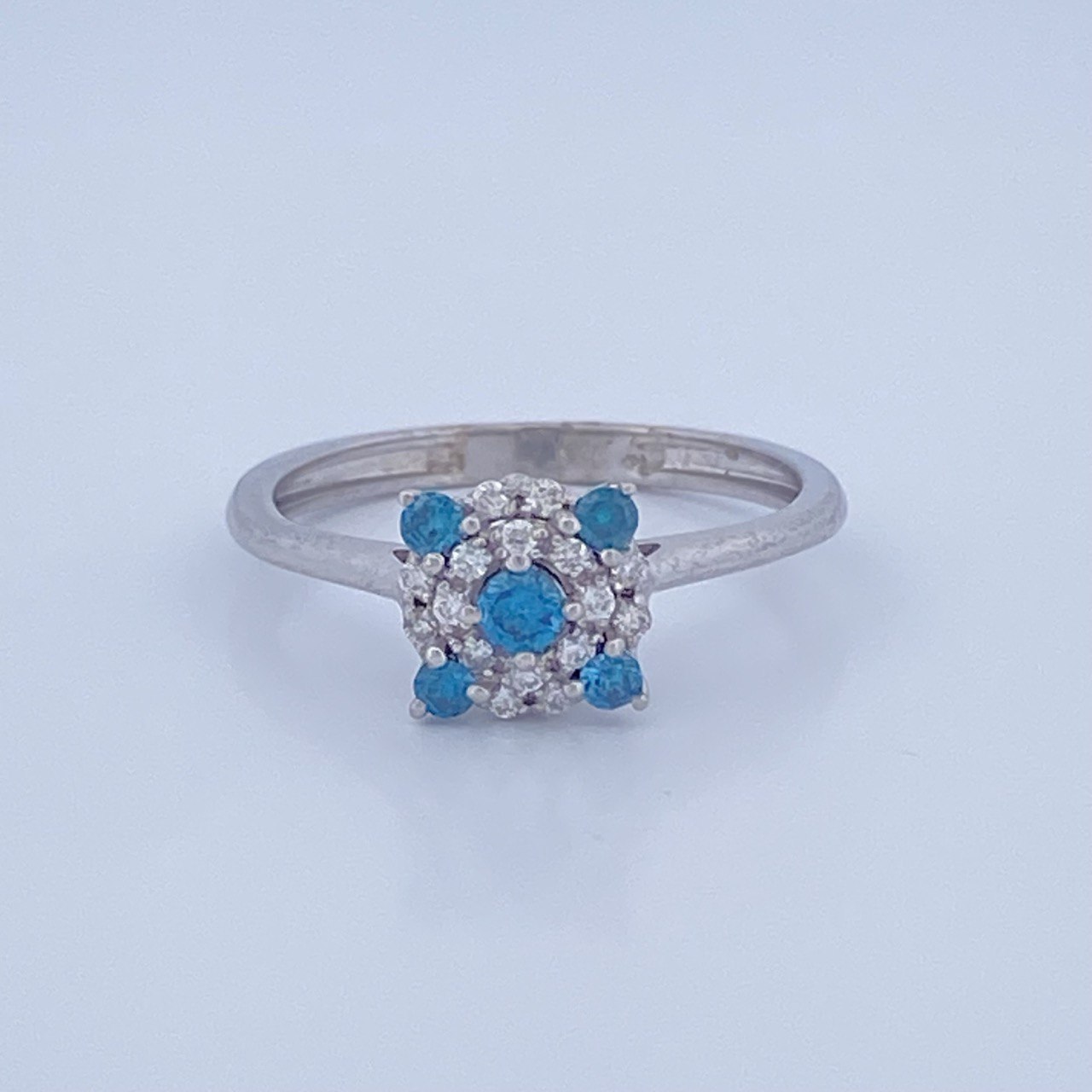 Anillo Flor De Nieve Diamante 2.2gr / T6 1/4 / Oro Blanco 18K %