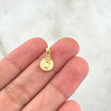 Dije Letra C  0.4gr / 1.5cm / Circulo Mate - Cargador Bordeado Oro Amarillo 18K *
