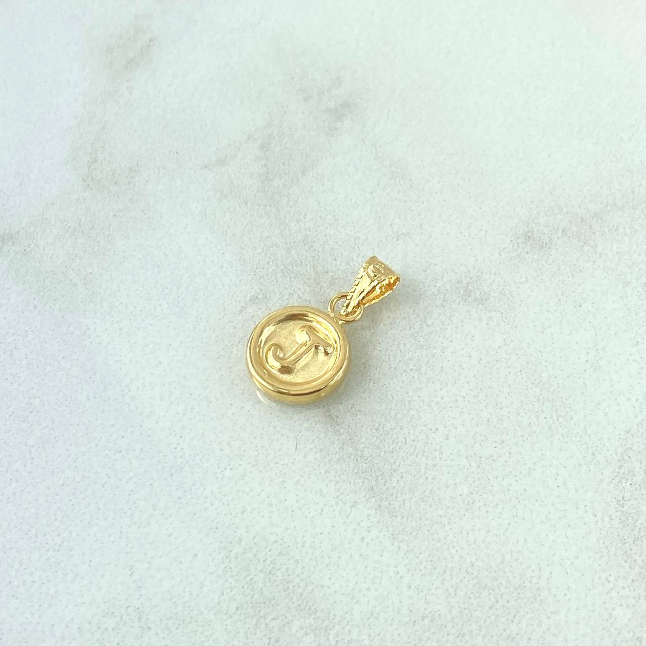 Dije Letra J  0.4gr / 1.5cm / Circulo Mate - Cargador Bordeado Oro Amarillo 18K *