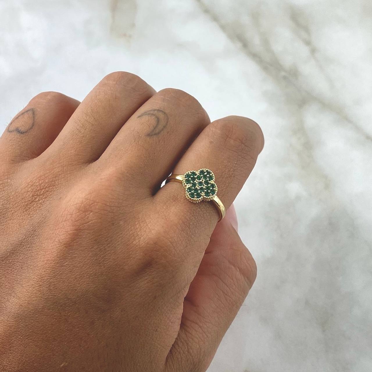 Anillo Trebol 2.4gr / T7 1/4 / Circones Verdes Oro Amarillo 18K