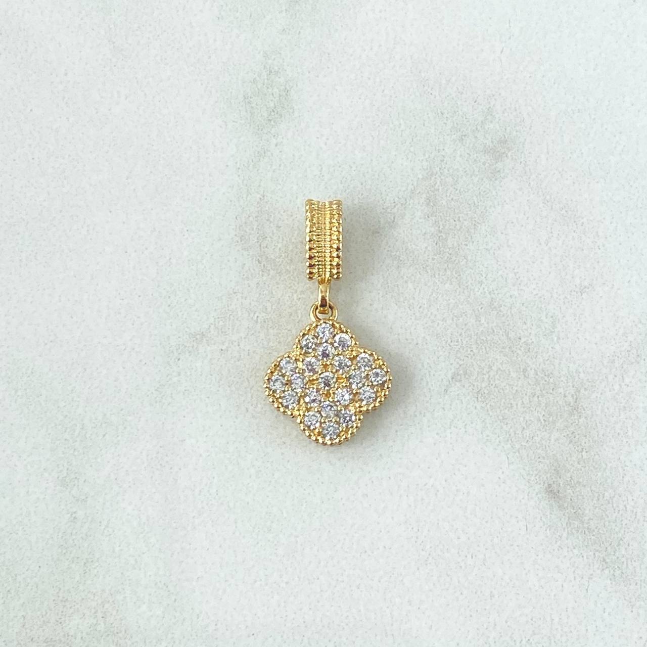 Dije Trebol 1.75gr / 2.1cm / Circones Blancos Oro Amarillo 18K
