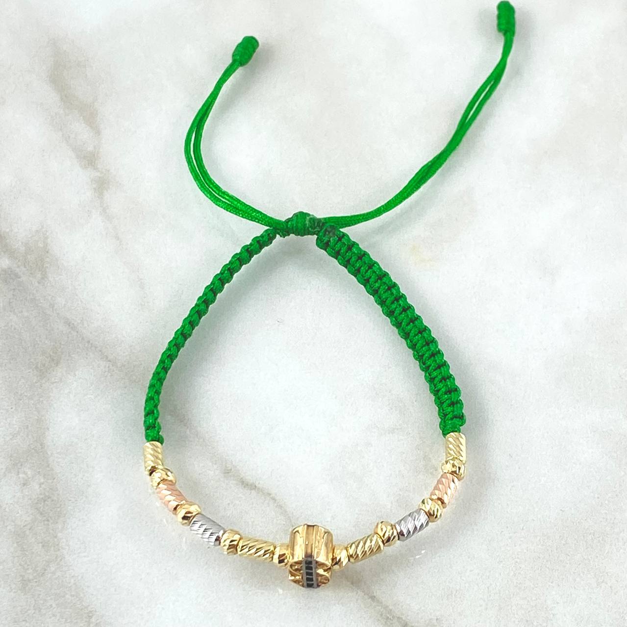 Pulsera Verde Herraje Signo de Peso 2.8gr / 3mm Bola Cilindros 16und Diamantados Circones Blancos Verdes Tres Oros 18K