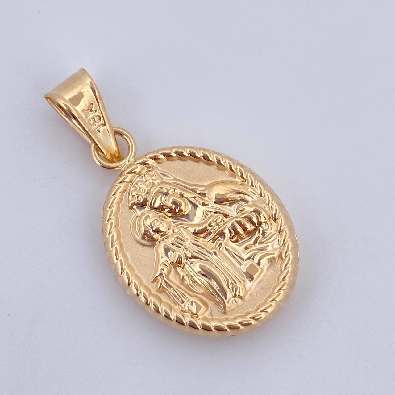 Dije Virgen del Carmen 1.45gr / 2.8cm / Oro 18K $
