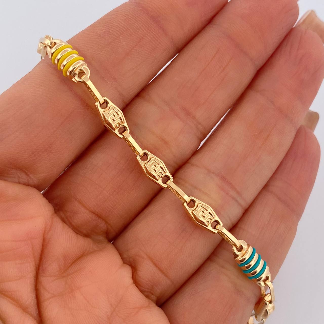 Pulso Rustica Tribal 5.5gr / 21.5cm / Oro 18K $