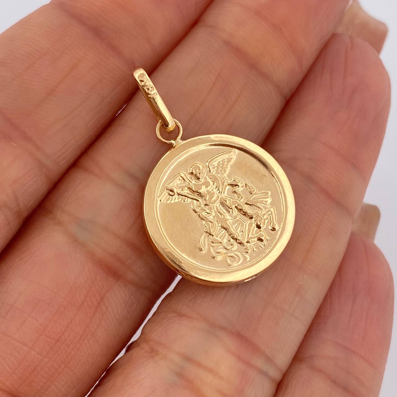 Dije San Miguel Arcángel 1.35gr / 3cm / Oro 18K $
