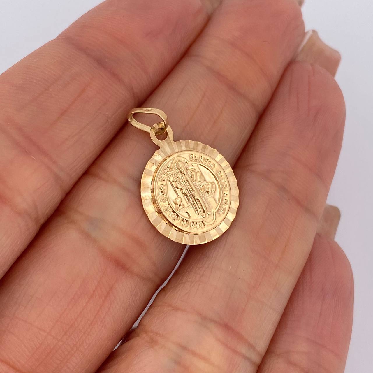 Dije San Benito 1.55gr / 2cm / Oro 18K $