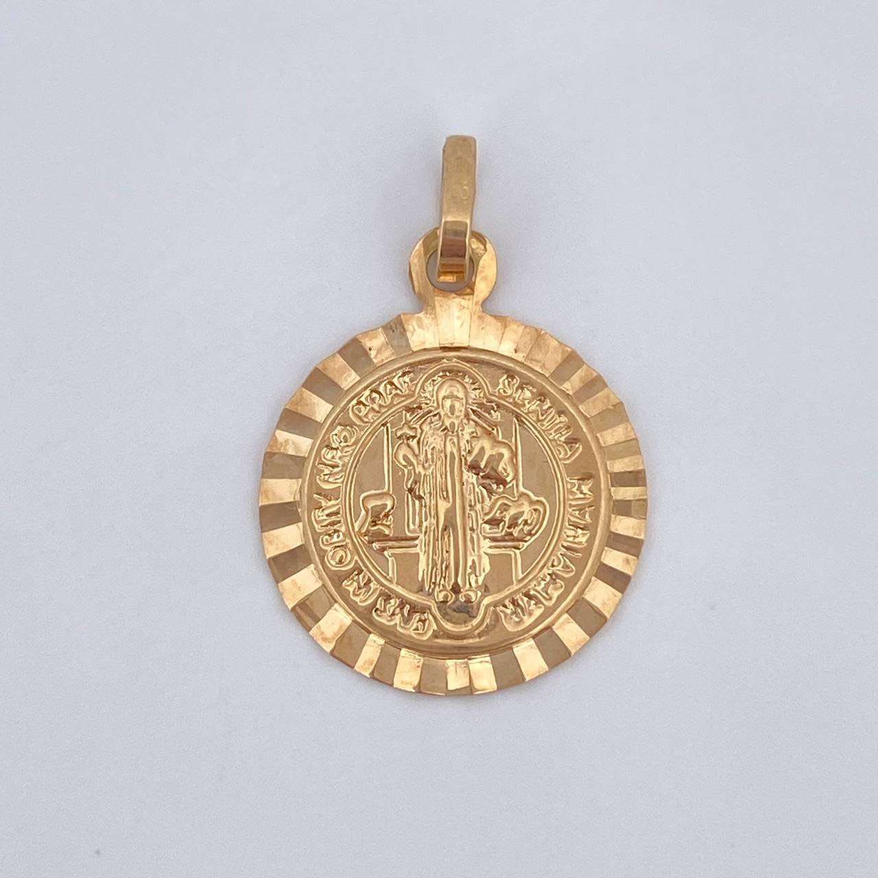 Dije San Benito 1.55gr / 2cm / Oro 18K $