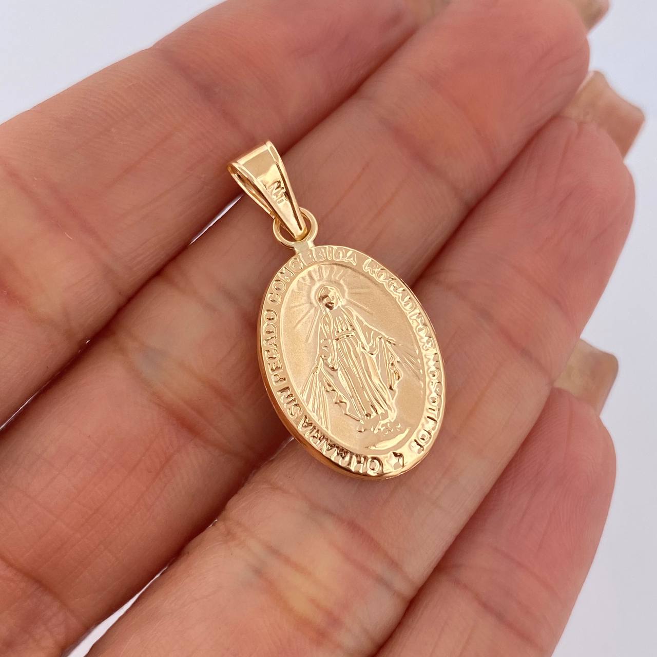 Dije Virgen Milagrosa 1.6gr / 3cm / Oro 18K $