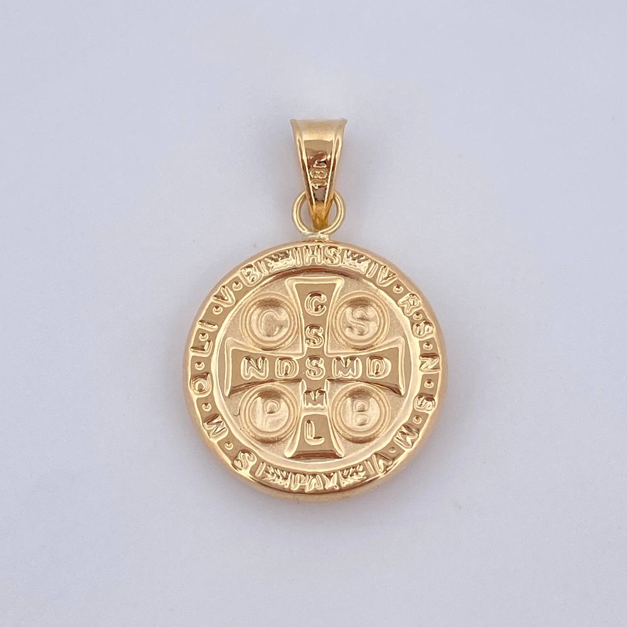 Dije San Benito 1.35gr / 2.5cm / Oro 18K $