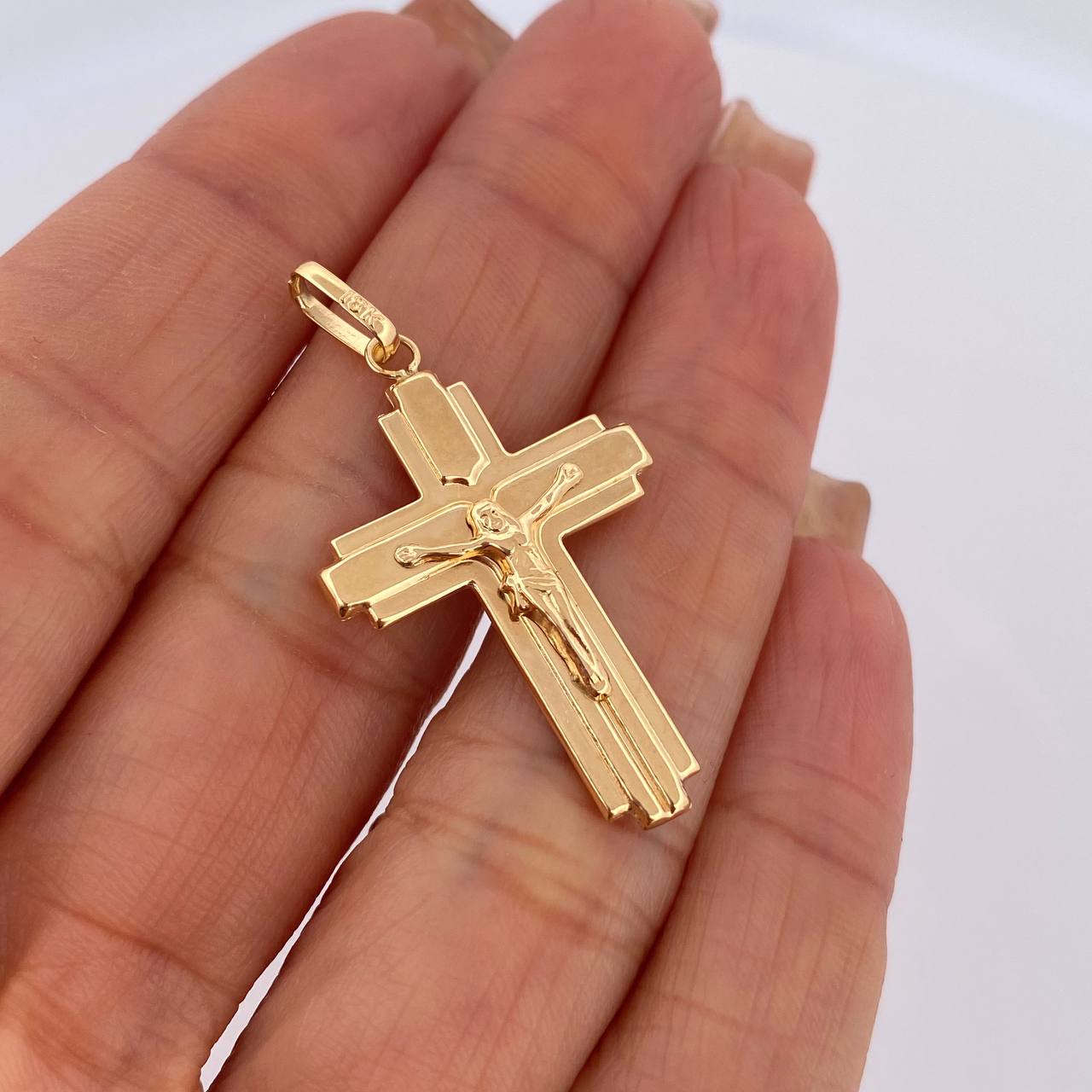 Dije Cruz Cristo 1.6gr / 4cm / Oro 18K $