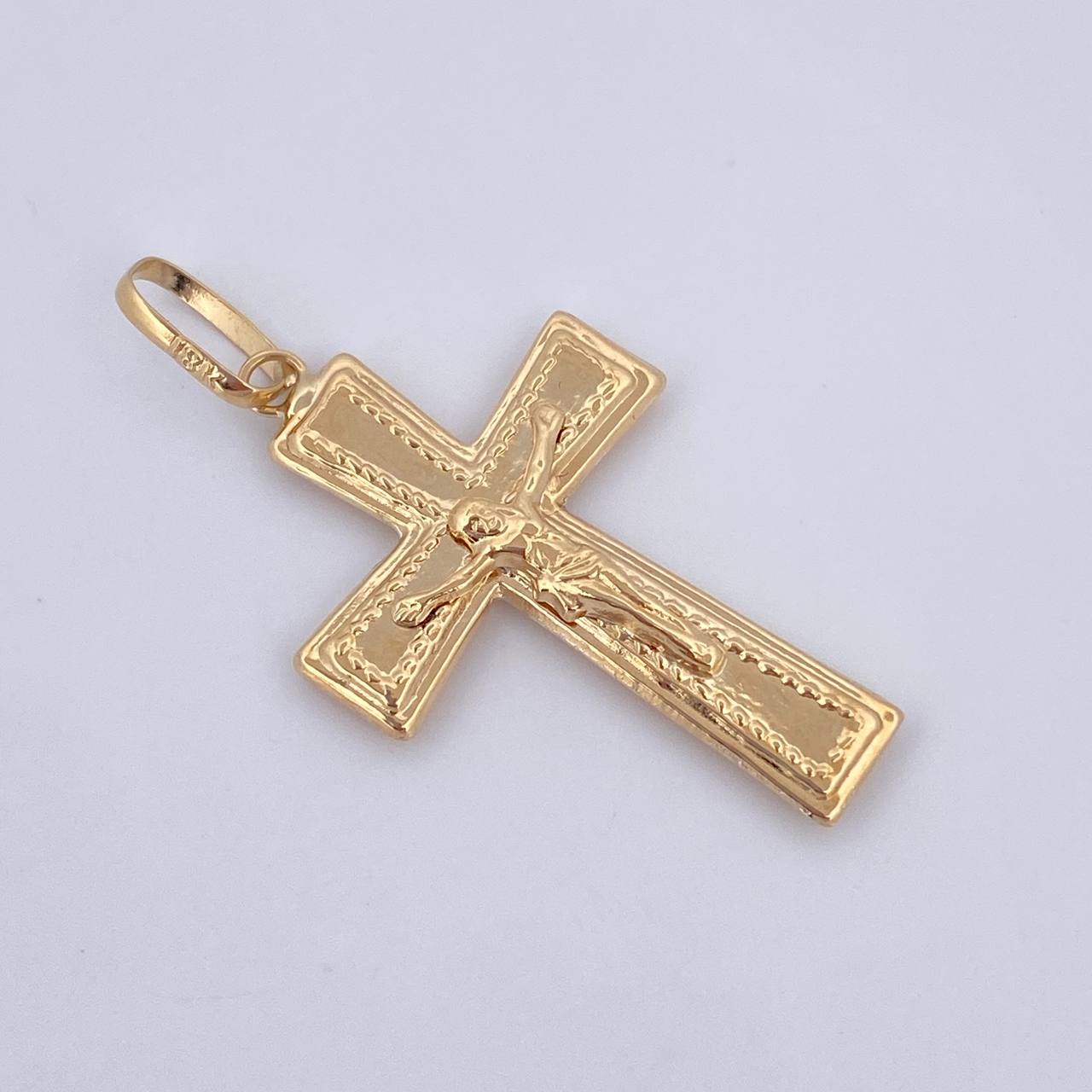 Dije Cruz Cristo 1.75gr / 4cm / Oro 18K $