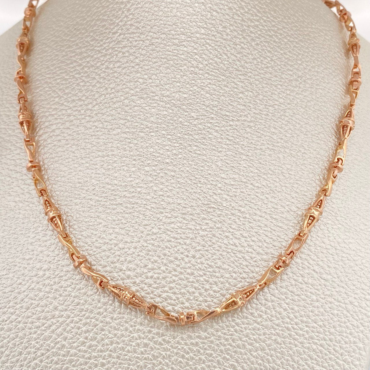Cadena Rustica Dubai 28.9gr / 61.1cm / Oro Rosa 18K &