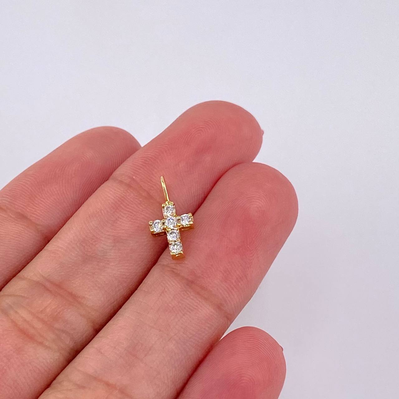 Dije Cruz Diamantes 16pts 0.4g / 1.4cm Oro Amarillo 18K