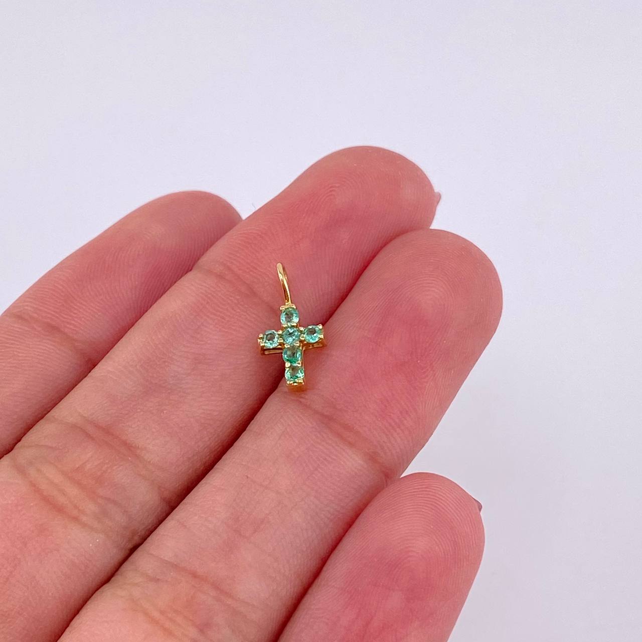 Dije Cruz Esmeraldas 12pts 0.35g / 1.3cm Oro Amarillo 18K