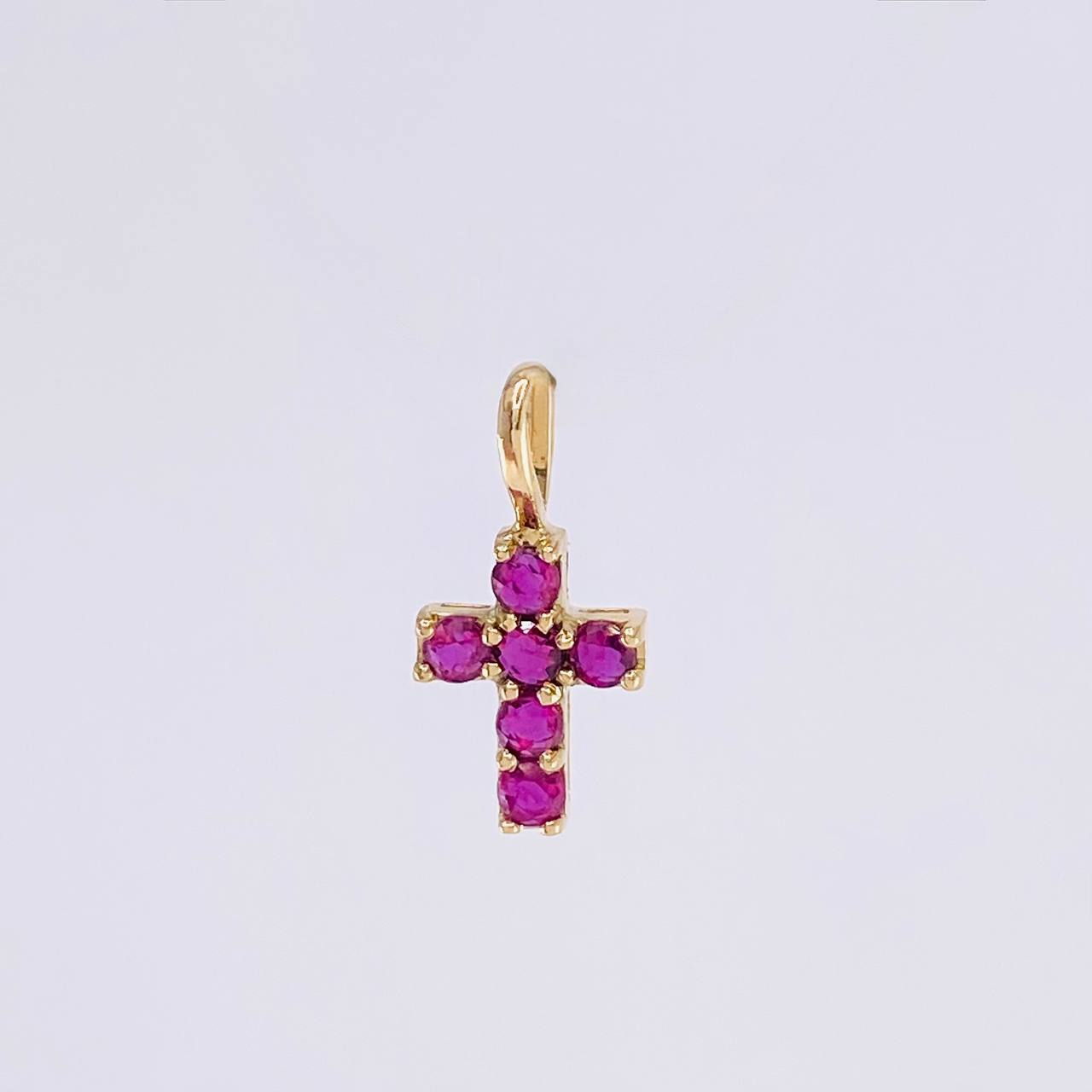 Dije Cruz Rubíes 30pts 0.45g / 1.4cm Oro Amarillo 18K