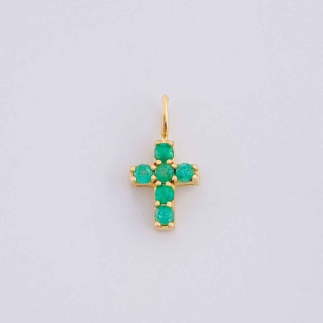 Dije Cruz Esmeraldas 12pts 0.4g / 1.4cm Oro Amarillo 18K