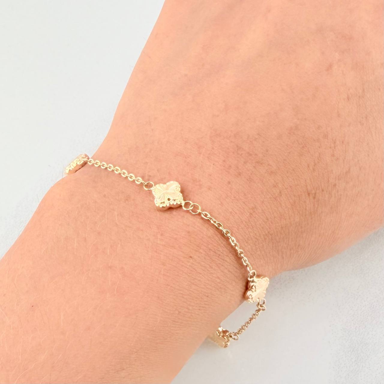 Pulso Aro Seguido Trébol Diamantado 2.6g / 18.5cm / 1.55mm Oro Amarillo 18K