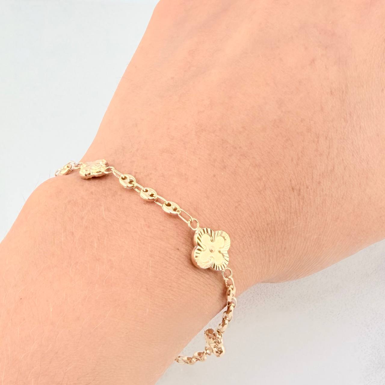 Pulso GC Trébol Diamantado 3.15g / 18.7cm / 1.65mm Oro Amarillo 18K